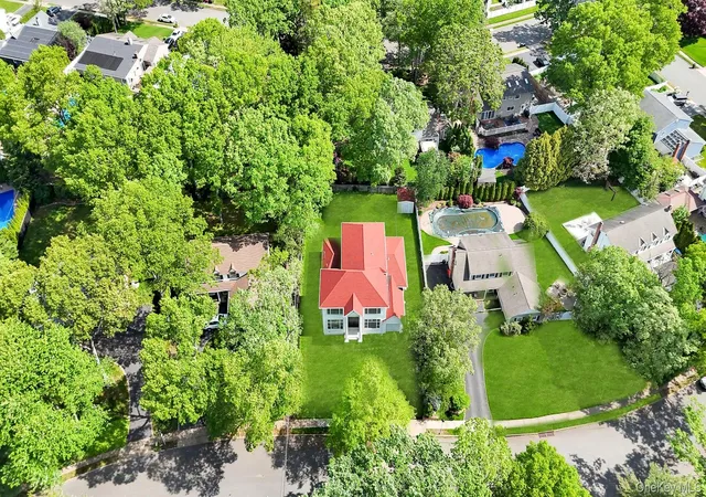 2nd image of 11 Amboy Ln, Lake Grove, NY 11755 | MLS# 1003980