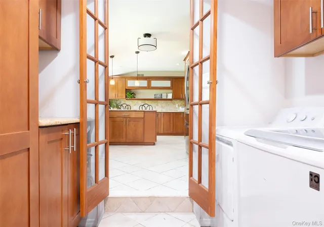 5th image of 24 Sheldrake Pl, New Rochelle, NY 10804 | MLS# 1003981