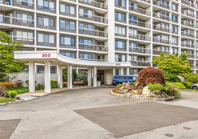 Homes for sale in Greenburgh, NY | 300 High Point Dr #514, Greenburgh, NY 10530 | MLS# 1003987