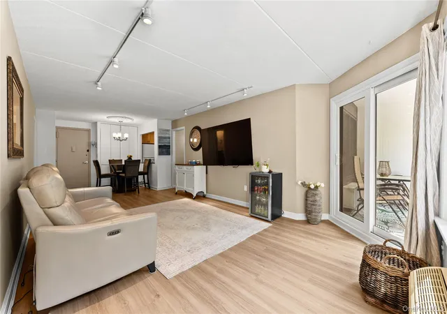 Homes for sale in Greenburgh, NY | 300 High Point Dr #514, Greenburgh, NY 10530 | MLS# 1003987