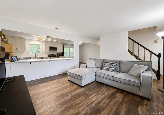 3rd image of 89 Lincoln Ave, Mastic Beach, NY 11951 | MLS# 1004002