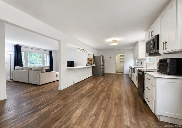 5th image of 89 Lincoln Ave, Mastic Beach, NY 11951 | MLS# 1004002
