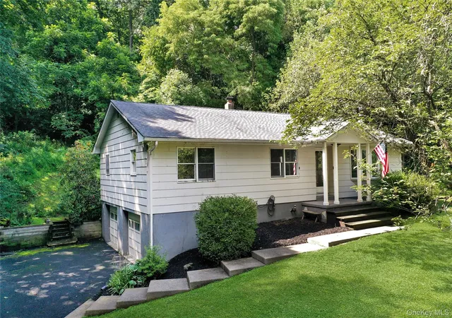 Homes for sale in Pine Island, NY | 18 Stage Rd, Pine Island, NY 10969 | MLS# 1004025