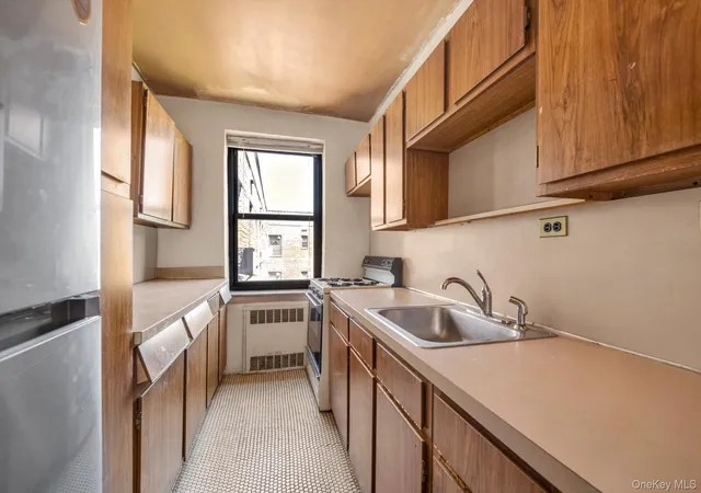 Listing Photo 4 - Condo for sale in building located at 26-26 141st 141st, New York, NY 11354 - Unit #6-A