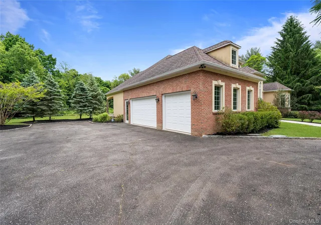 Homes for sale in Oyster Bay, NY | 1960 Midlane S, Oyster Bay, NY 11791 | MLS# 1004056