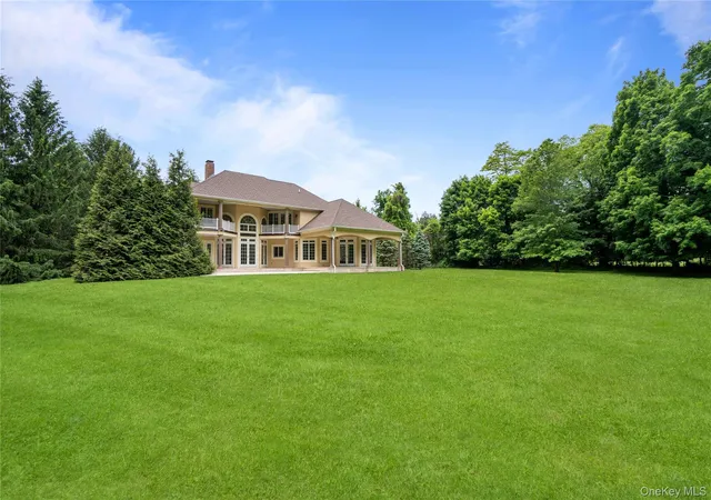 Homes for sale in Oyster Bay, NY | 1960 Midlane S, Oyster Bay, NY 11791 | MLS# 1004056