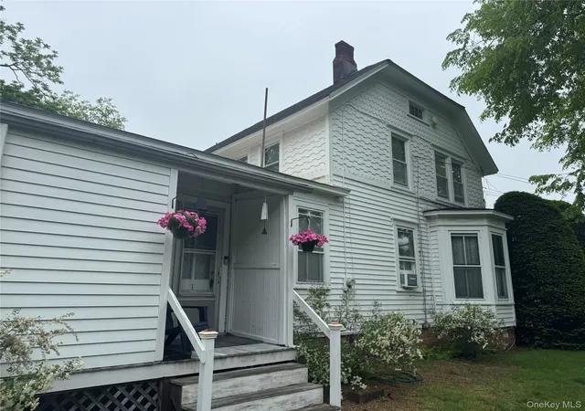 3rd image of 454 Main St, Center Moriches, NY 11934 | MLS# 1004077