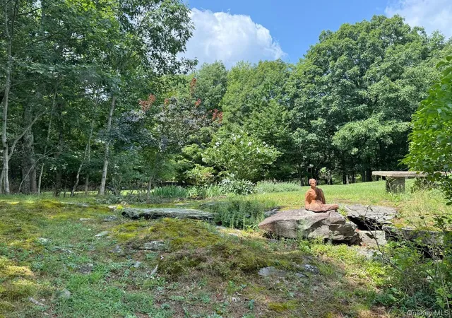 Photo 4 of Single family home for sale at 828 W Saugerties Woodstock Rd, Saugerties, NY 12477 | MLS# 1004085 | Listing updated on 2026-09-07