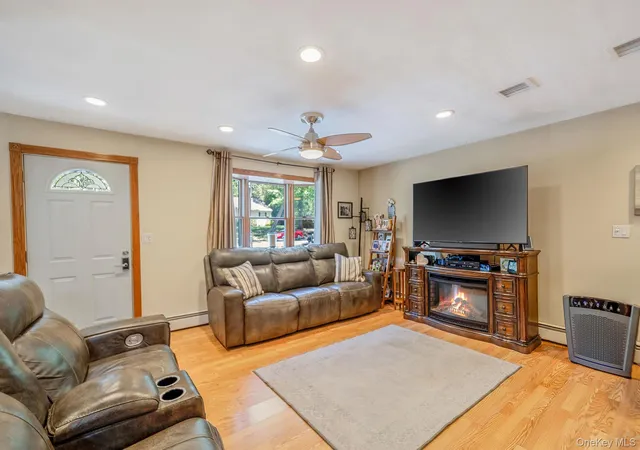 5th image of 242 Lower Rocky Point Rd, Sound Beach, NY 11789 | MLS# 1004108