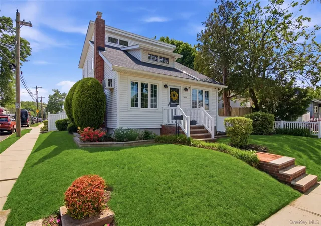 2nd image of 1615 Estelle Ave, Hempstead, NY 11003 | MLS# 1004119