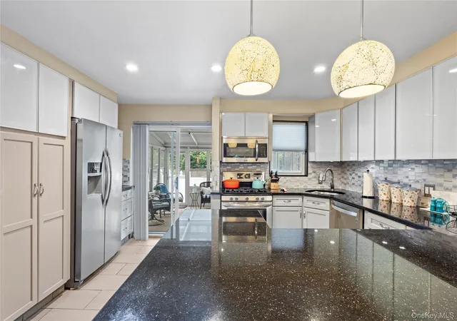 Photo 4 of Single family home for sale at 7-14 160th Street, New York, NY 11357 | MLS# 1004120 | Listing updated on 2026-08-15