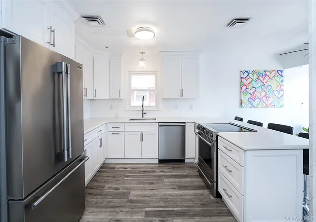 5th image of 736 Bunker Rd, Hempstead, NY 11581 | MLS# 1004140