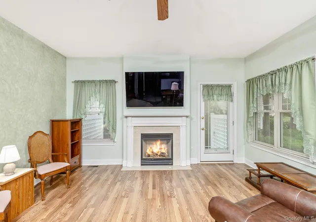 Photo 4 of Sale Pending at 45 Oak Run, Brookhaven, NY 11790 | MLS# 1004142 | Listing updated on 2026-09-13