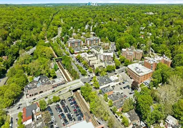 Homes for sale in Eastchester, NY | 180 Garth Rd #6G, Eastchester, NY 10583 | MLS# 1004171