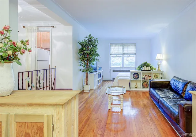 Photo 4 of Sale Pending at 77-35 113th Street #1F, Forest Hills, NY 11375 | MLS# 1004182 | Listing updated on 2026-06-26