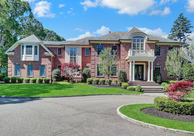 2nd image of 36 Setauket Rd, Brookhaven, NY 11733 | MLS# 1004209