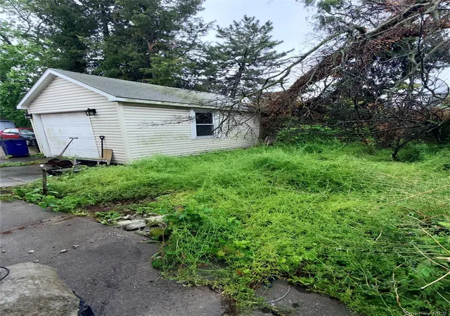 Photo 3 of Sale Pending at 9922 193rd Street, Hollis, NY 11423 | MLS# 1004230 | Listing updated on 2026-07-02
