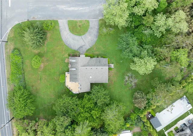 Homes for sale in Southold, NY | 100 Bayberry Ln, Southold, NY 11971 | MLS# 1004231