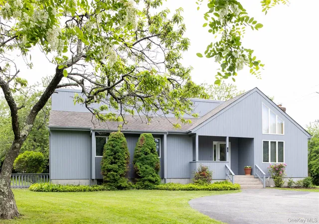 Homes for sale in Southold, NY | 100 Bayberry Ln, Southold, NY 11971 | MLS# 1004231