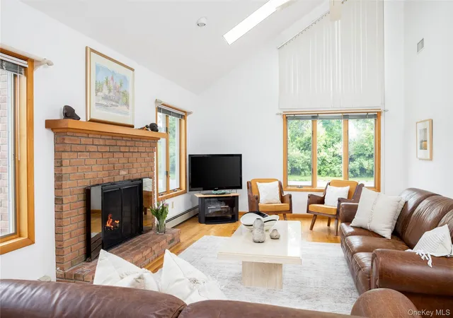 Homes for sale in Southold, NY | 100 Bayberry Ln, Southold, NY 11971 | MLS# 1004231