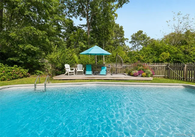 3rd image of 7 Dalton Ln, East Northport, NY 11731 | MLS# 1004241