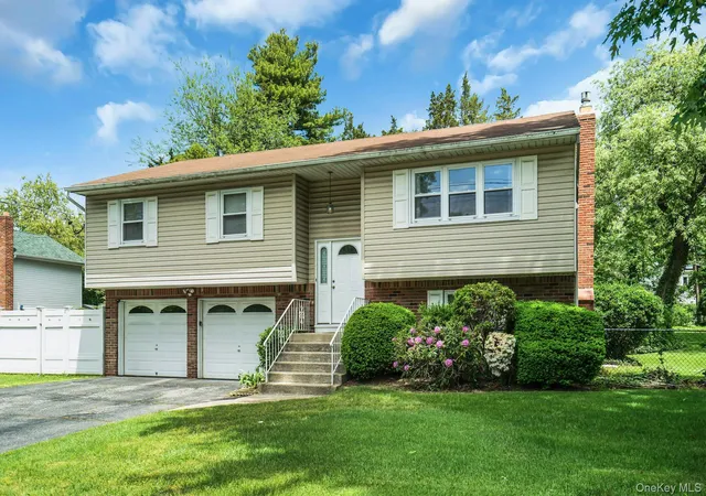 4th image of 111 Daly Rd, Huntington, NY 11731 | MLS# 1004271