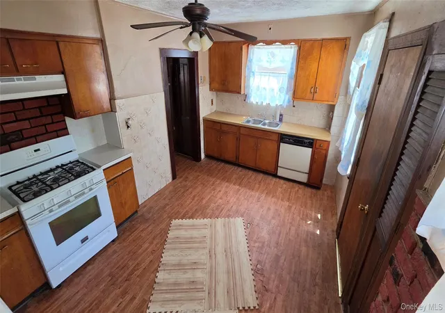 5th image of 146 Beechwood Ave, New Rochelle, NY 10801 | MLS# 1004290