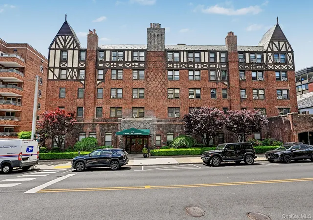 Listing Photo 2 - Condo for sale in building located at 68 E Hartsdale Ave, Greenburgh, NY 10522 - Unit #2L