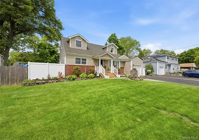 4th image of 12 Browning Dr, Greenlawn, NY 11740 | MLS# 1004323