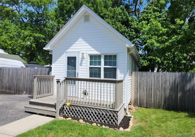 2nd image of 95 Pleasure Ave, Ronkonkoma, NY 11779 | MLS# 1004332