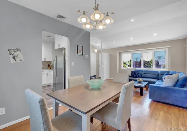 5th image of 33 Brook Path, Oyster Bay, NY 11803 | MLS# 1004350