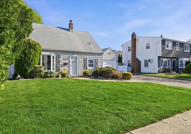 2nd image of 13 Grove Ln, Hempstead, NY 11756 | MLS# 1004355