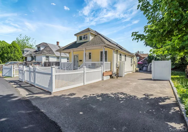 1st image of 119 N 1st Ave, Bay Shore, NY 11706 | MLS# 1004358