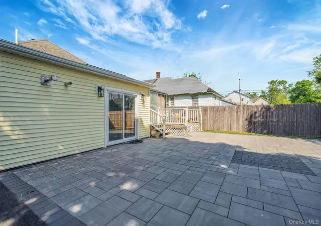 4th image of 119 N 1St Ave, Bay Shore, NY 11706 | MLS# 1004358