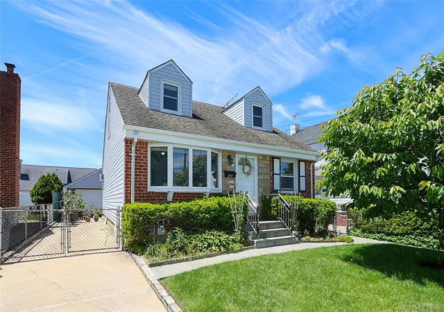 Homes for sale in North Hempstead, NY | 251 Mckinley Pkwy, North Hempstead, NY 11501 | MLS# 1004360