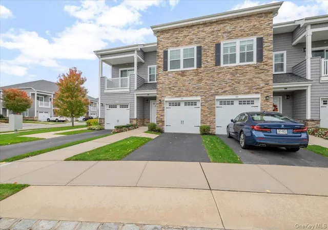 2nd image of 240 Fall Ct, East Northport, NY 11731 | MLS# 1004363