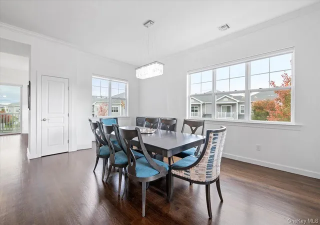 4th image of 240 Fall Ct, East Northport, NY 11731 | MLS# 1004363