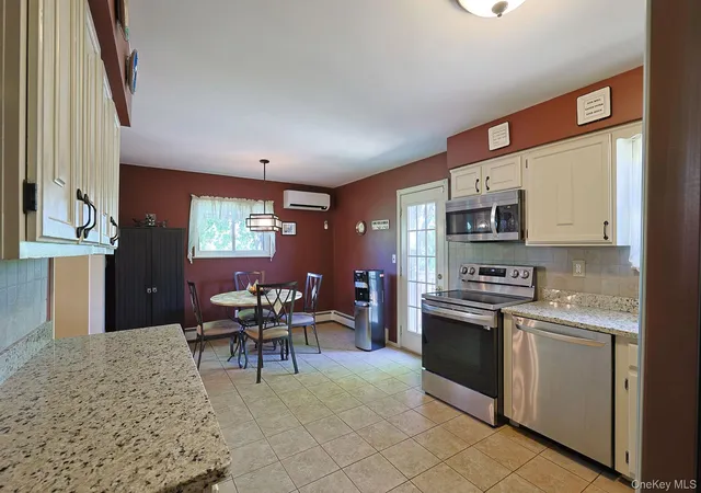 5th image of 10 The Dr, Westtown, NY 10998 | MLS# 1004379