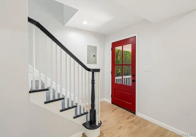 2nd image of 17 Tatterson St, North Hempstead, NY 11576 | MLS# 1004381