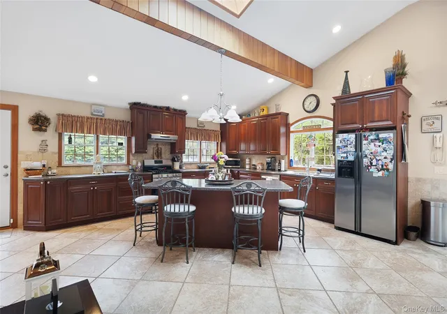 4th image of 1414 Illinois Ave, Bay Shore, NY 11706 | MLS# 1004383