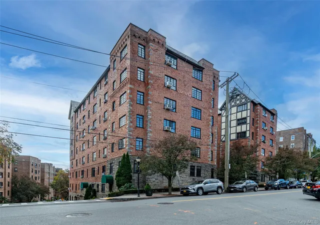 1st image of 45 Pondfield Rd W #1G, Bronxville, NY 10708 | MLS# 1004389