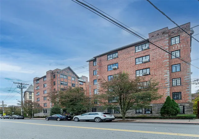 2nd image of 45 Pondfield Rd W #1G, Bronxville, NY 10708 | MLS# 1004389