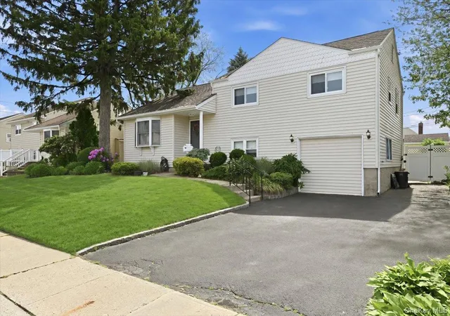 3rd image of 5 Hastings Rd, Massapequa, NY 11758 | MLS# 1004391