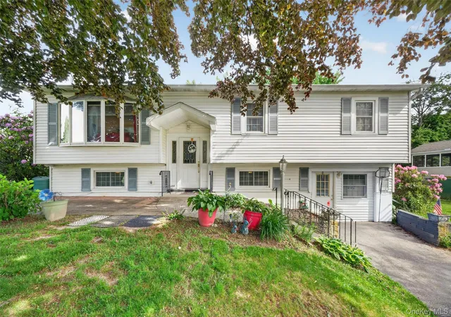 3rd image of 12 Dwyer Ln, Wappinger, NY 12590 | MLS# 1004392