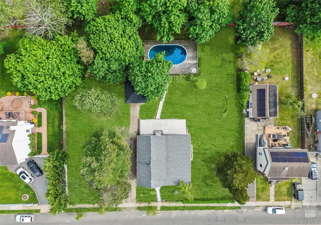 3rd image of 74 Lincoln Ave, Islip Terrace, NY 11752 | MLS# 1004401