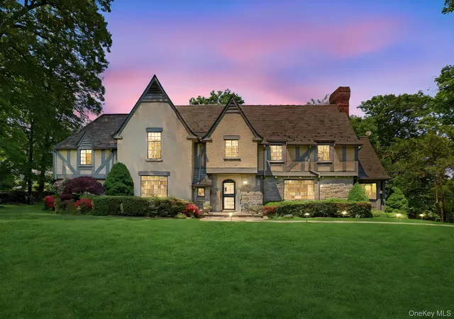 Photo 2 of Single family home for sale at 14 Overhill Rd, New Rochelle, NY 10804 | MLS# 1004405 | Listing updated on 2026-10-04