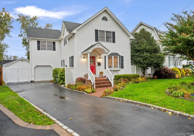 2nd image of 51 Marvin St, Brookhaven, NY 11772 | MLS# 1004414