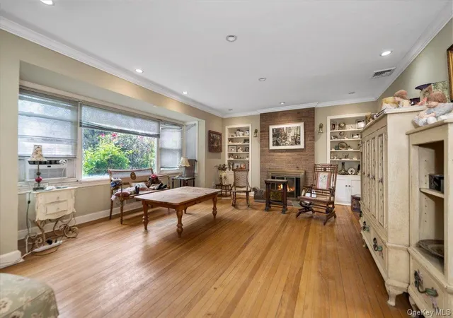 Photo 3 of Sale Pending at 1632 Park St, Hempstead, NY 11509 | MLS# 1004426 | Listing updated on 2026-10-06