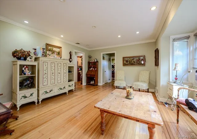 Photo 4 of Sale Pending at 1632 Park St, Hempstead, NY 11509 | MLS# 1004426 | Listing updated on 2026-10-06