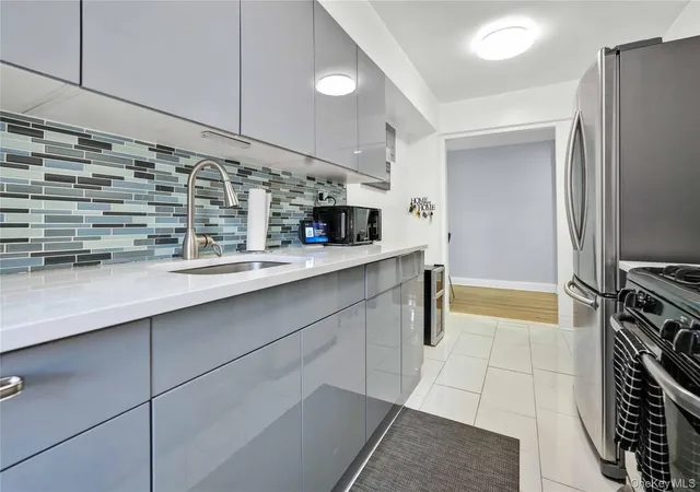 4th image of 33-44 93rd, New York, NY 11372